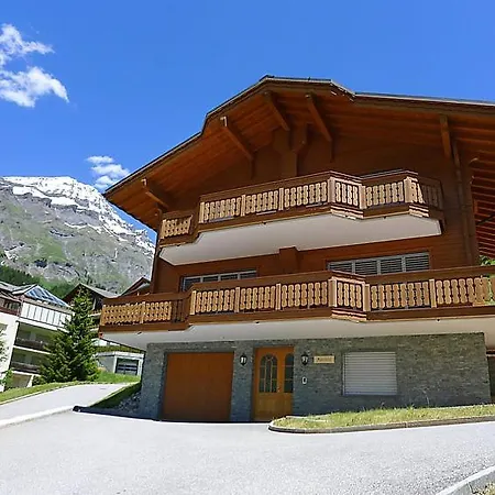 Sleeps 8 Wifi Holiday home *